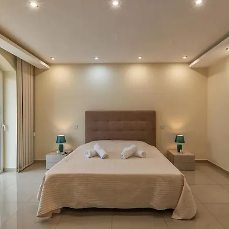 Modern 3 Bedroom Close To Paceville And Apartment *