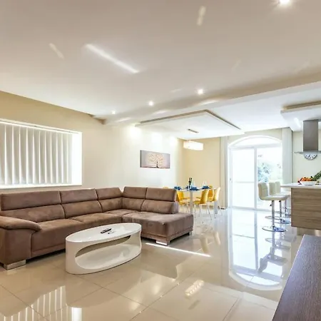 Modern 3 Bedroom Close To Paceville And Apartment Is-Swieqi