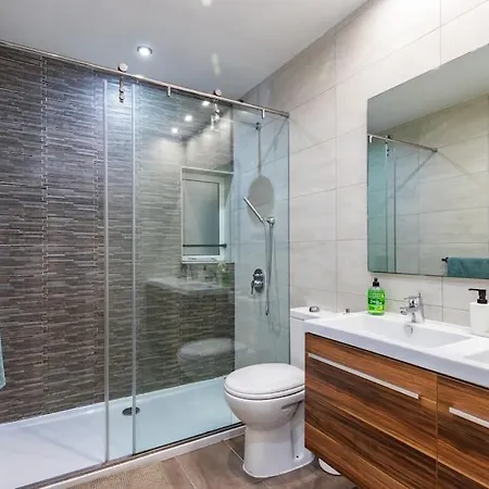 Modern 3 Bedroom Close To Paceville And Apartment *